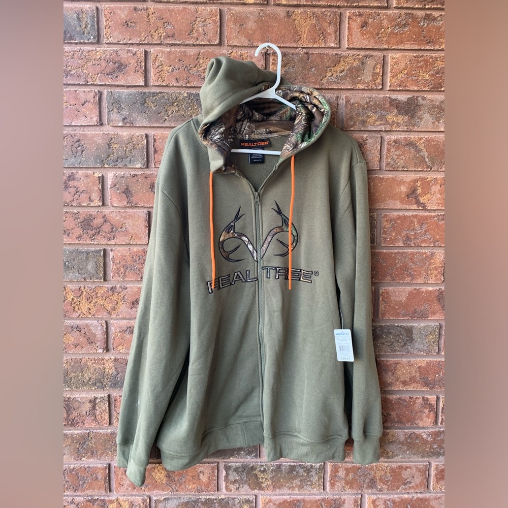 NWT REALTREE SWEATER